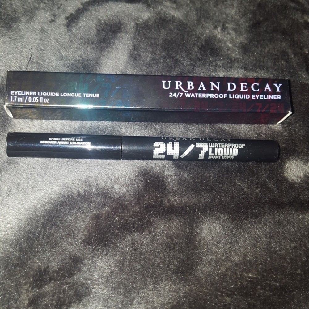 URBAN DECAY EYELINER